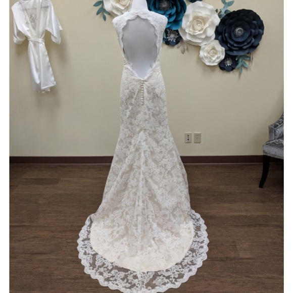 Mermaid lace wedding dress bridal gown Sample 8 street Size 4 6 recommended - Picture 9 of 13